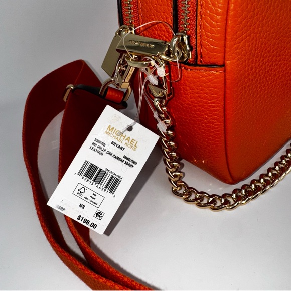 NWT Bryant Medium Pebbled Leather Camera Crossbody Bag in Orange Punch - Picture 4 of 15